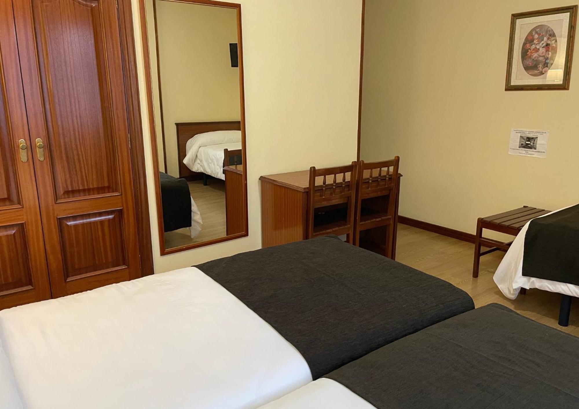 Triple Room Private Bathroom